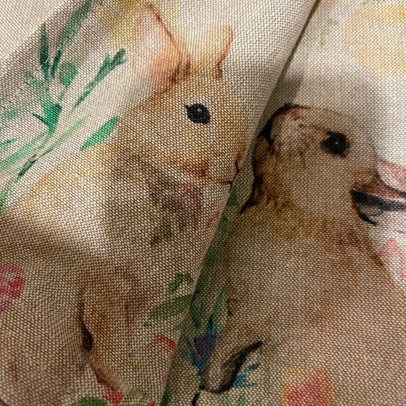 Tahari Home Floral Print Easter Bunny Rabbit Table Napkins set of 8 NWT - Picture 5 of 6